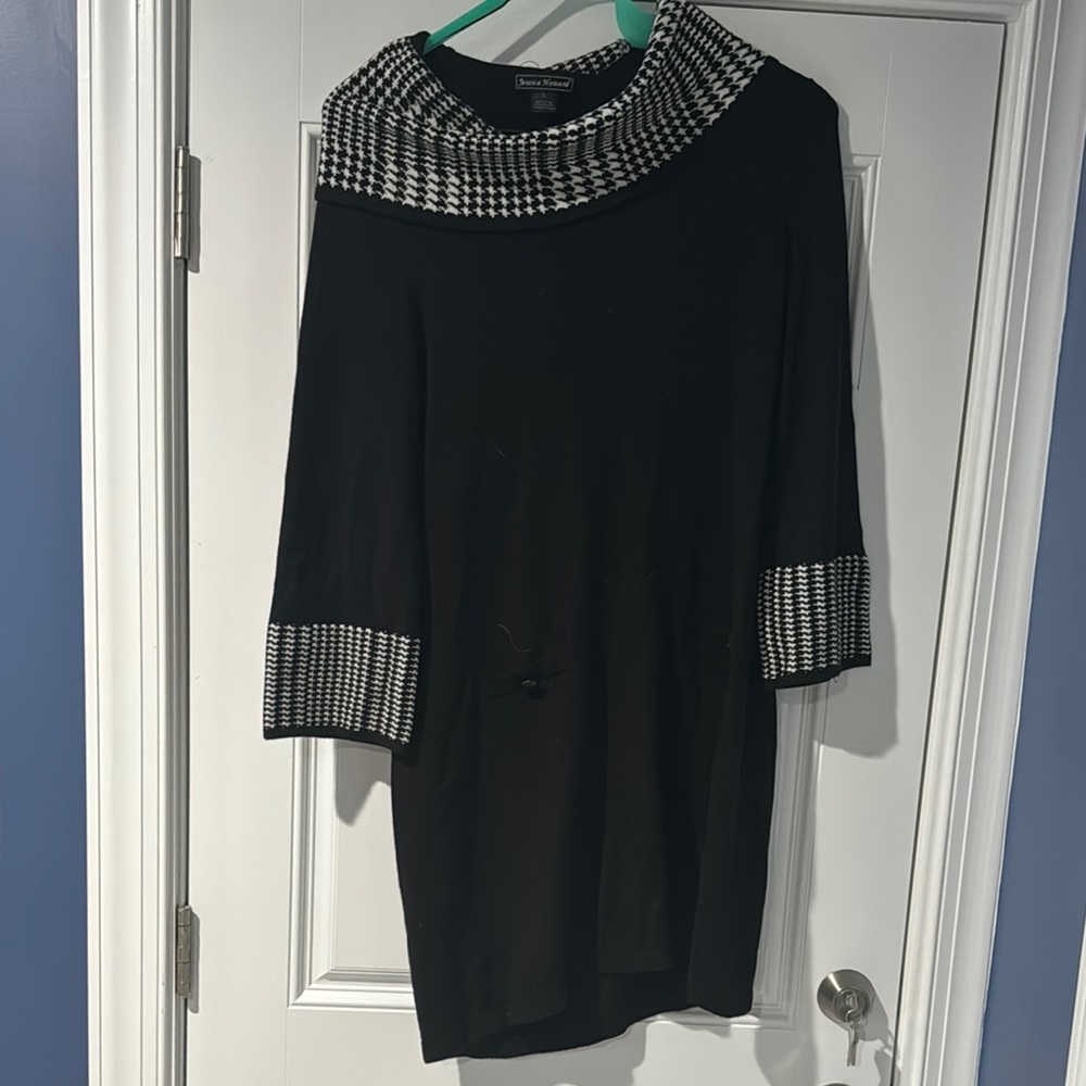 Houndstooth dress with faux pocket